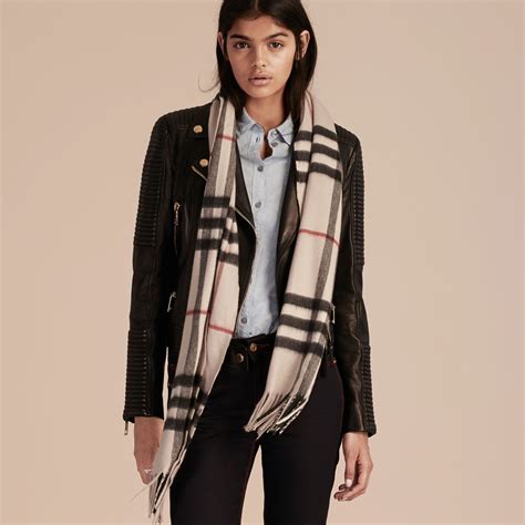 burberry cream cashmere womans scarf|burberry scarf women price.